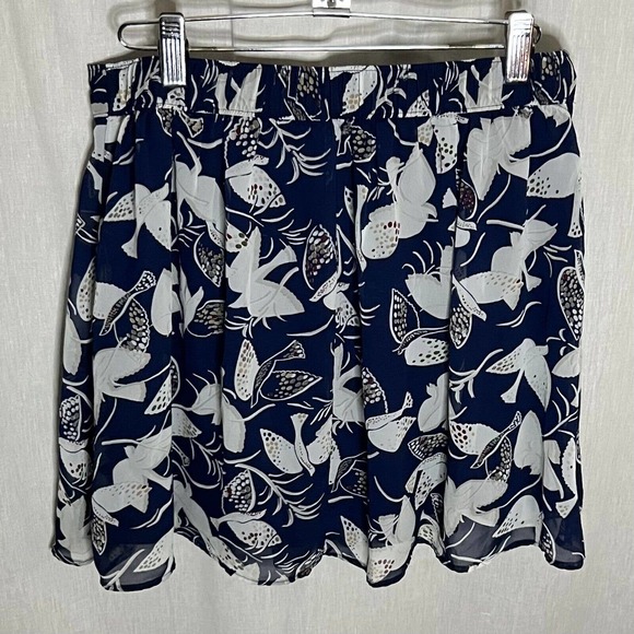 Old Navy Women's Blue & White Bird Pattern Sheer Circle, Skater Skirt S - Picture 6 of 11
